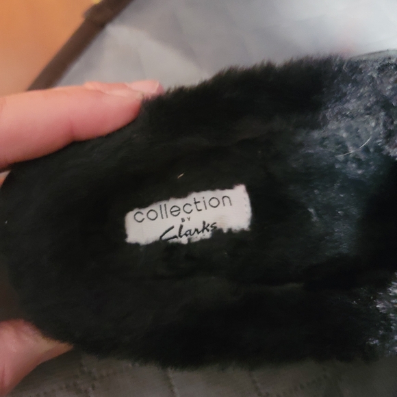 NWOT.  Clarks Roseville Collection Clogs. Size 9.  (510) - Picture 6 of 8